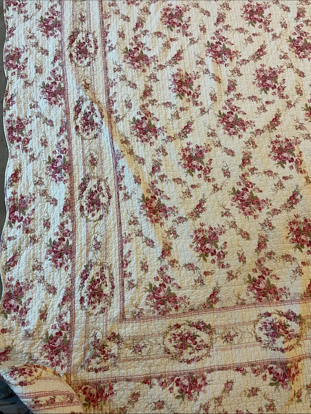 Queen size quilted embroidered bedspread floral burgundy reversible